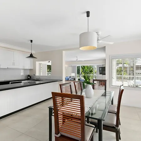 Alamanda Palm Cove By Belle Escapes Room photo
